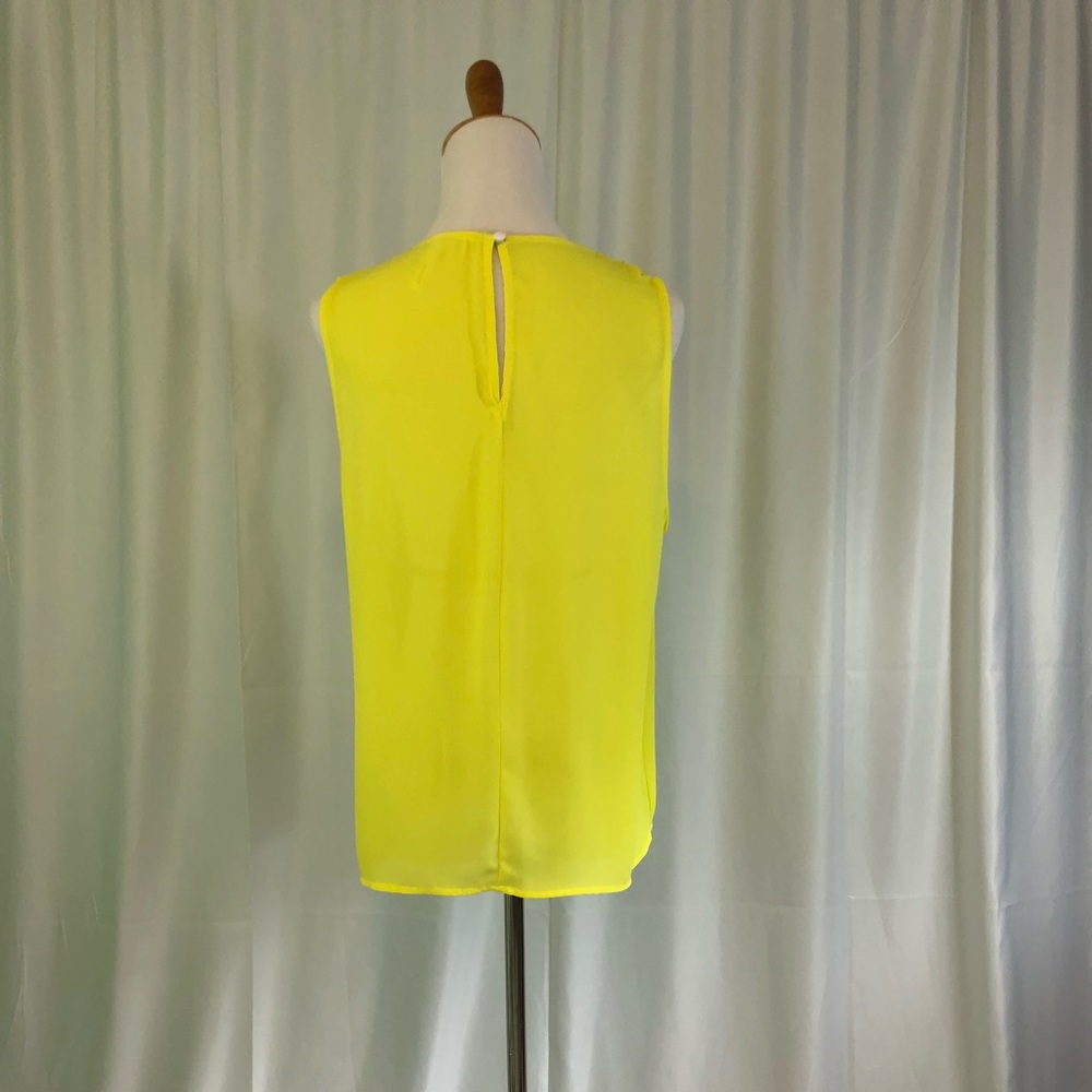 Asymmetrical Ruffle Top - Picture 3 of 4